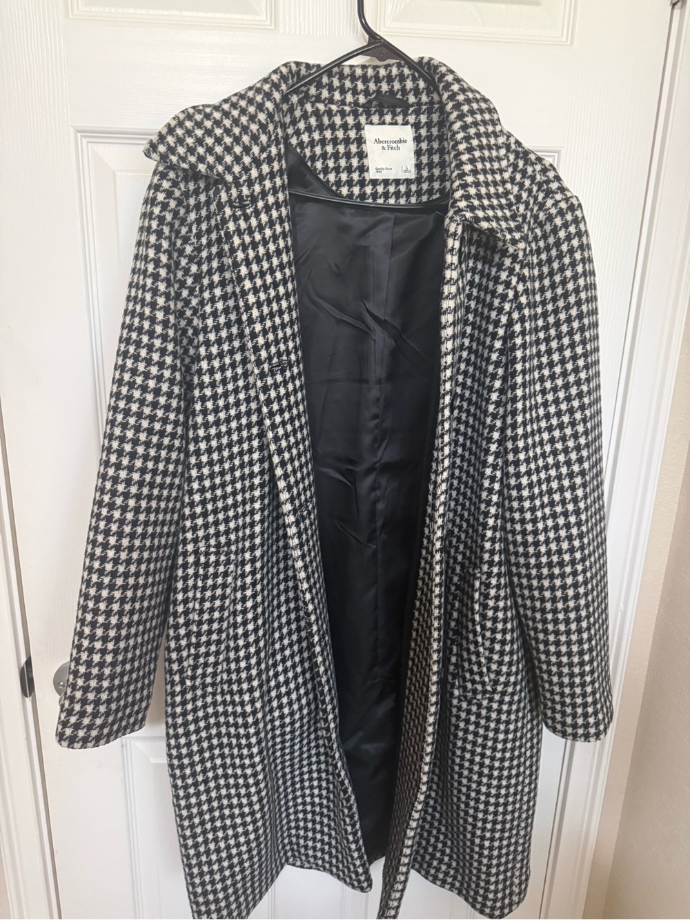 Abercrombie & Fitch Black and White Houndstooth Pea Coat